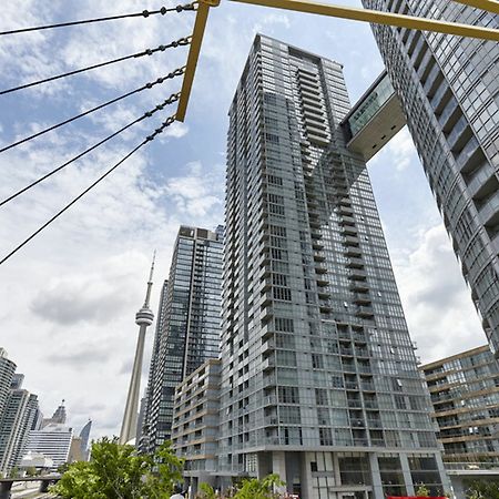 N2N Suites - Downtown Lake & City View Apartments تورونتو المظهر الخارجي الصورة