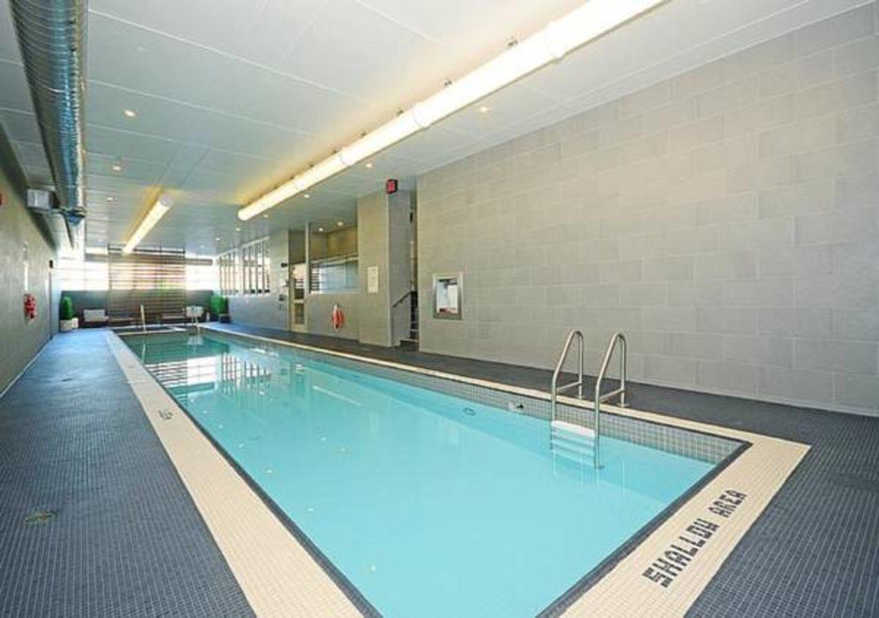 N2N Suites - Downtown Lake & City View Apartments تورونتو المظهر الخارجي الصورة