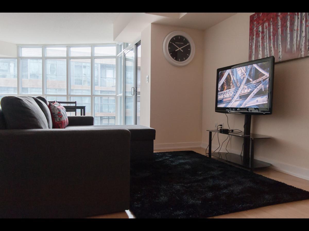 N2N Suites - Downtown Lake & City View Apartments تورونتو المظهر الخارجي الصورة