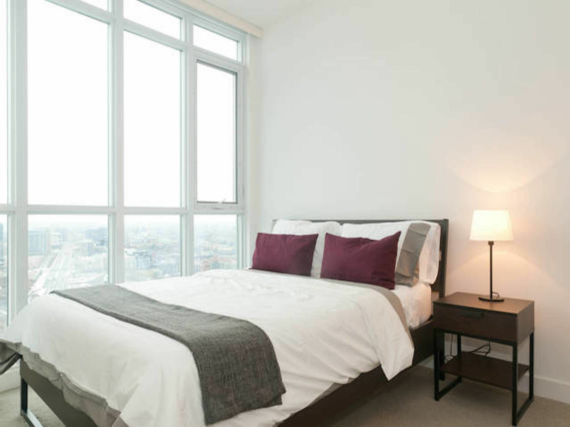 N2N Suites - Downtown Lake & City View Apartments تورونتو المظهر الخارجي الصورة