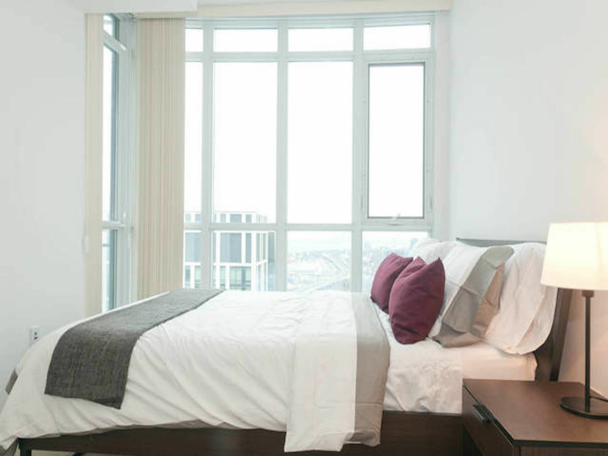 N2N Suites - Downtown Lake & City View Apartments تورونتو المظهر الخارجي الصورة